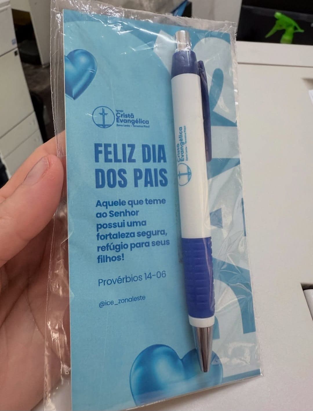 Brinde com caneta e frase