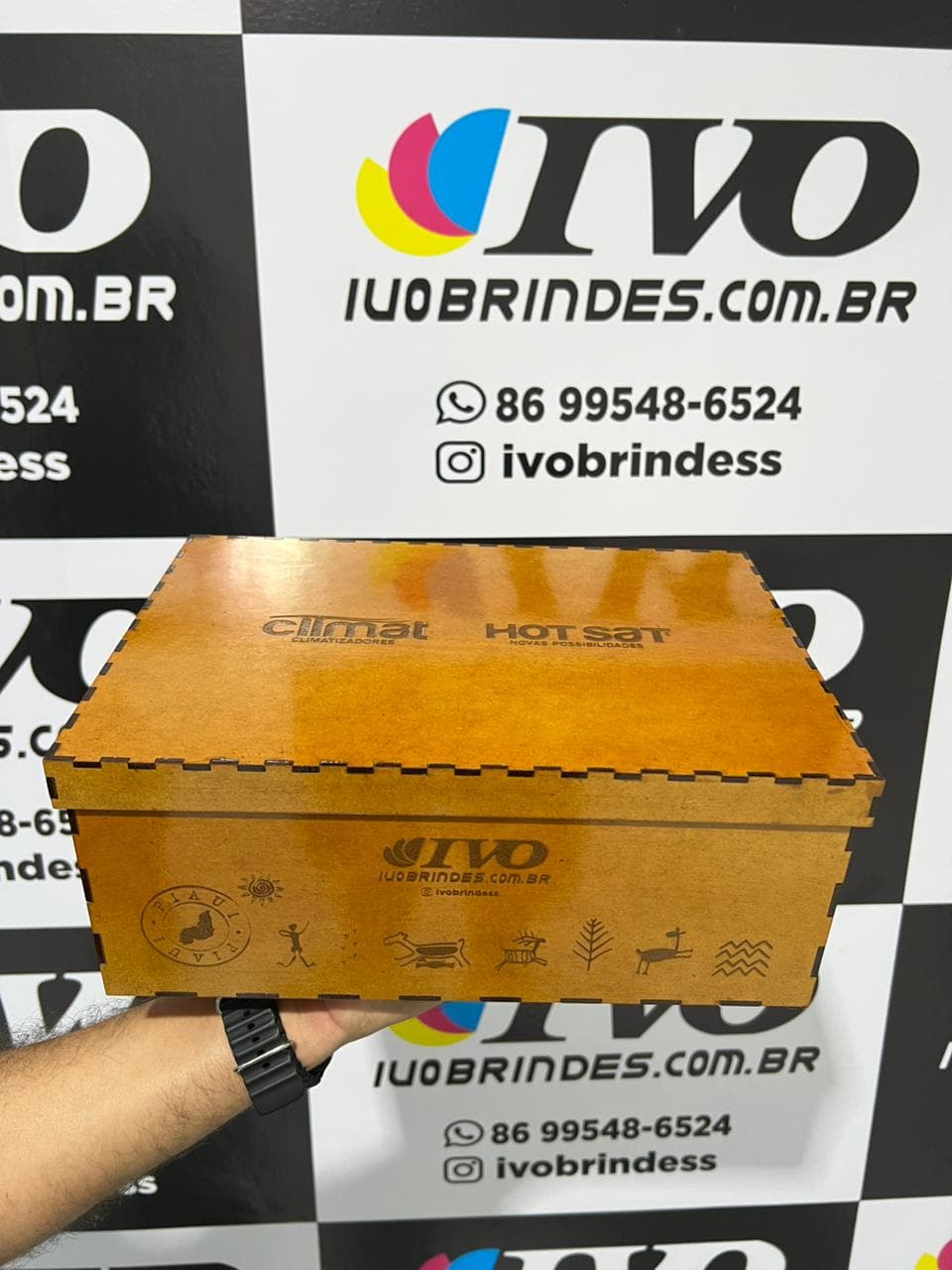 Caixa Personalizada no MDF para presente ou eventos.