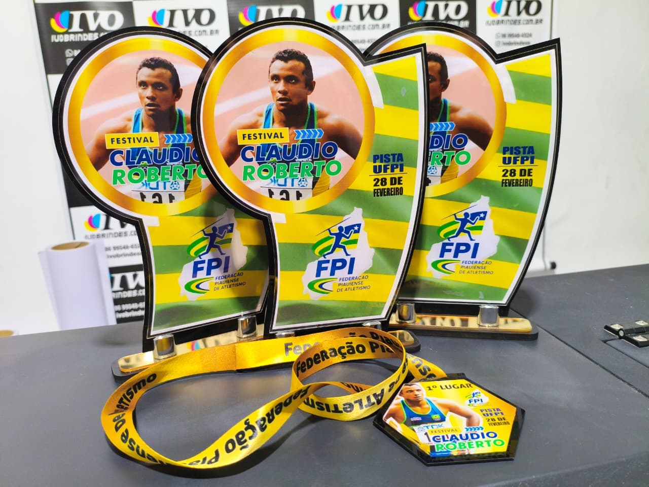 Troféus feitos no Acrílico.